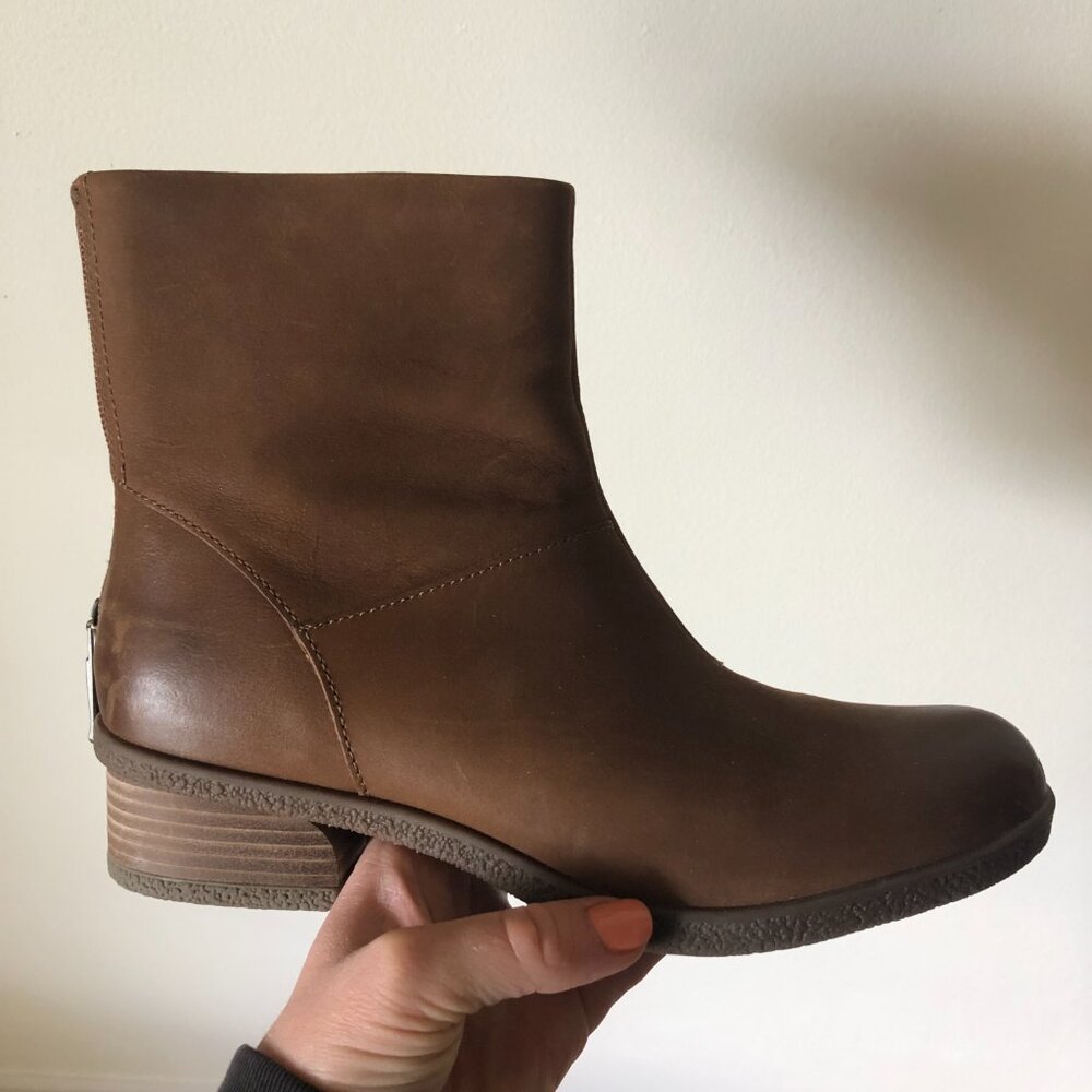 Brown boots